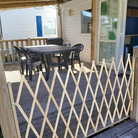 Bungalow De 2 Chambres A Meschers Sur Gironde Avec Terrasse Amenagee Holiday home Meschers-sur-Gironde